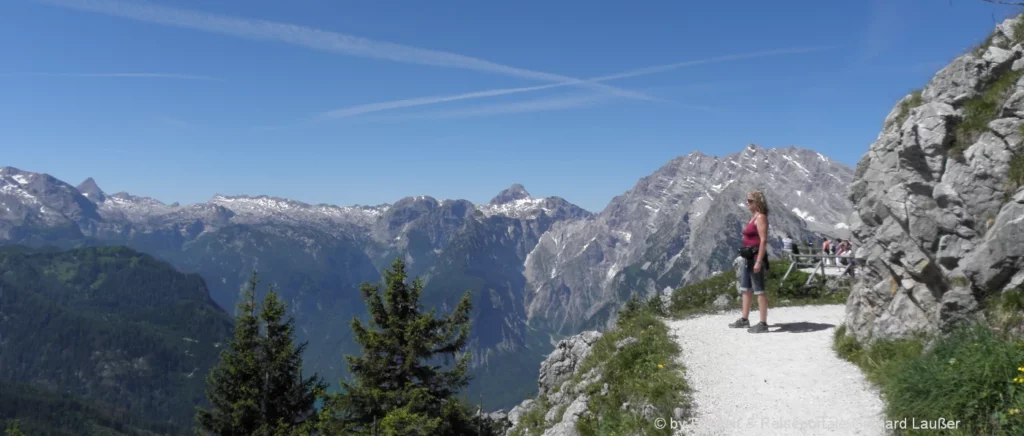 Wanderurlaub in den Bergen in Süddeutschland Grenze zu Österreich