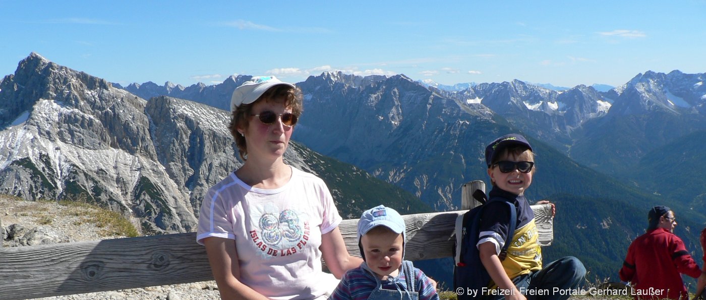 berghütten-kinderfreundlicher-familienurlaub-berge-alpen-wandern-1400