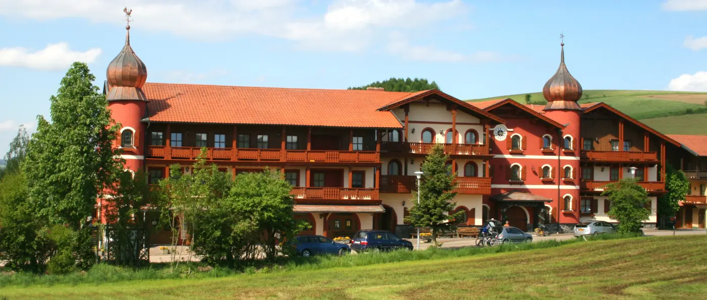 boehmerwald-deutschland-hotel-indoorspielplatz-kinderbetreuung-streichelzoo-bayern-