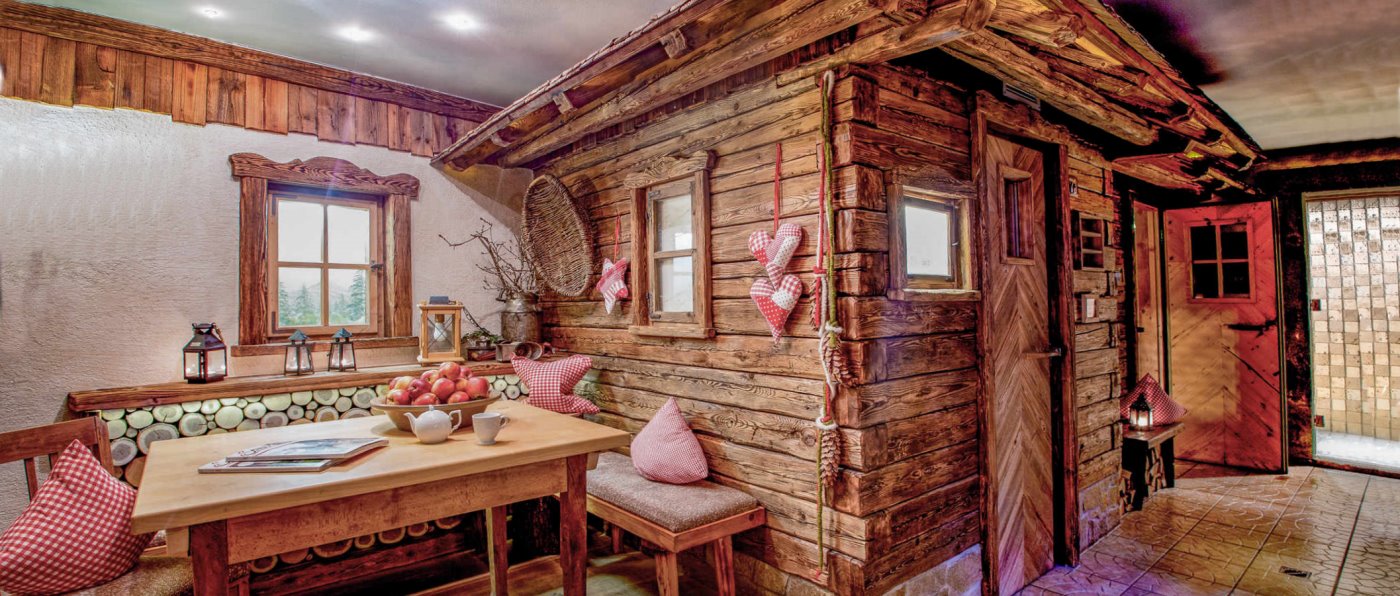 uriges Wellnesshotel in Deutschland mit alt bayerischem Saunadorf uriges Wellnesshotel in Deutschland mit alt bayerischem Saunadorf - schöne Saunahütte