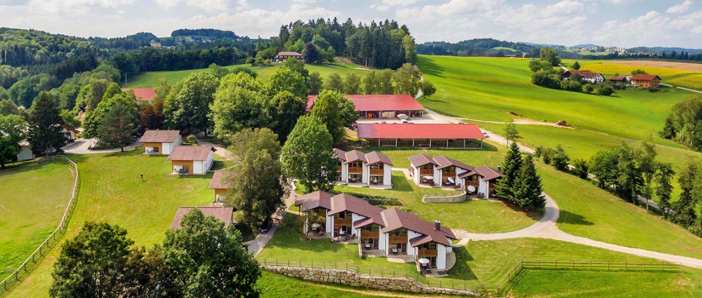 feuerschwendt-reiterhotel-niederbayern-familienhotel-hunde-ferienanlage