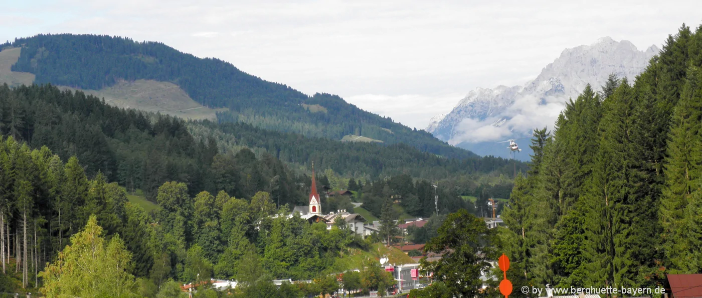 fieberbrunn-kirche-sehenswürdigkeiten-berge-österreich-ausflugsziele
