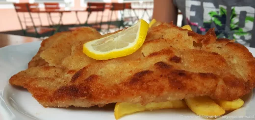 Gasthof in Bayern mit Halbpension- Ferienhaus Verpflegung Schnitzel essen