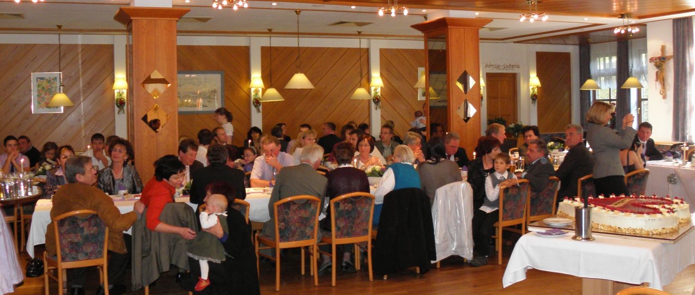 Hochzeitssaal beim Lindenhof in Hetzenbach - Hochzeitslocation im Landkreis Cham lindenhof-hotel-zum-hochzeit-feiern-in-bayern-festsaal