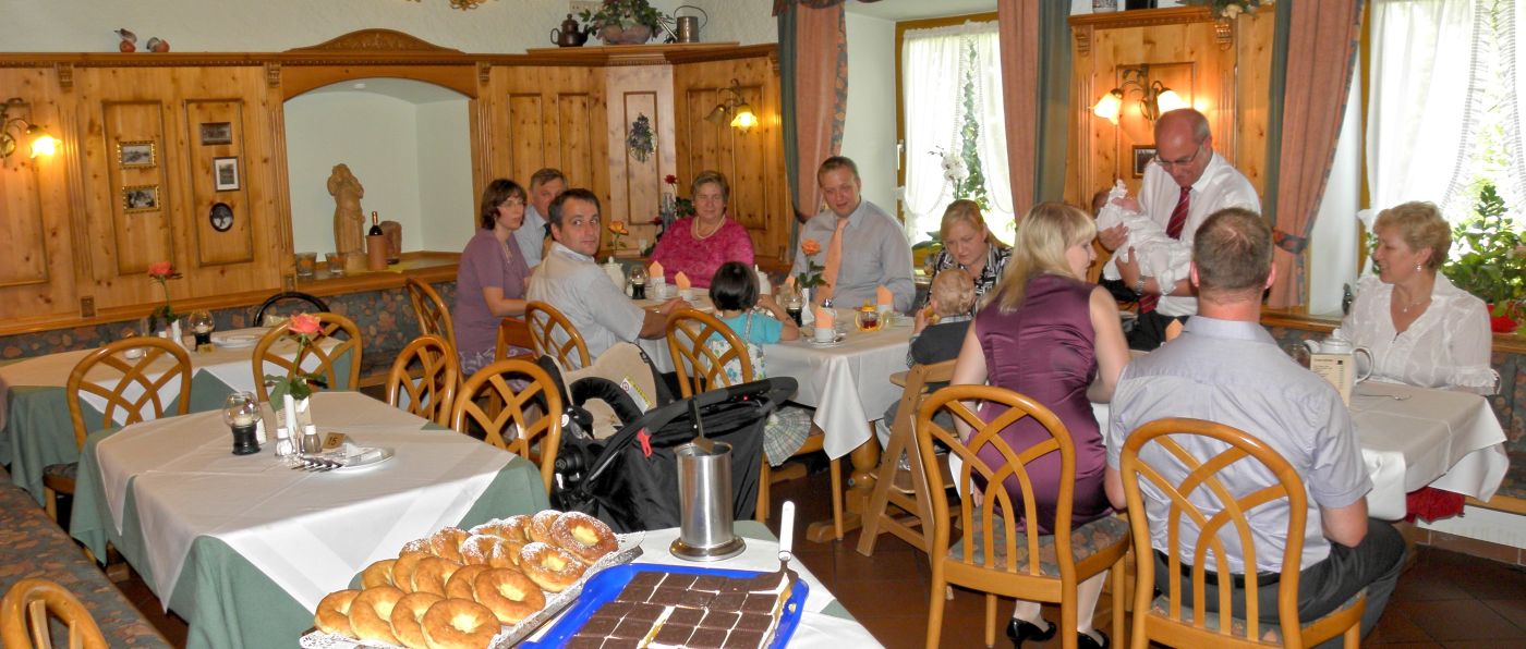 Hotel für Gruppenreisen mit Tagungsräume und Feierlichkeiten lindenhof-tagungsraum-regensburg-meetingraum-gruppenreisen-hotel
