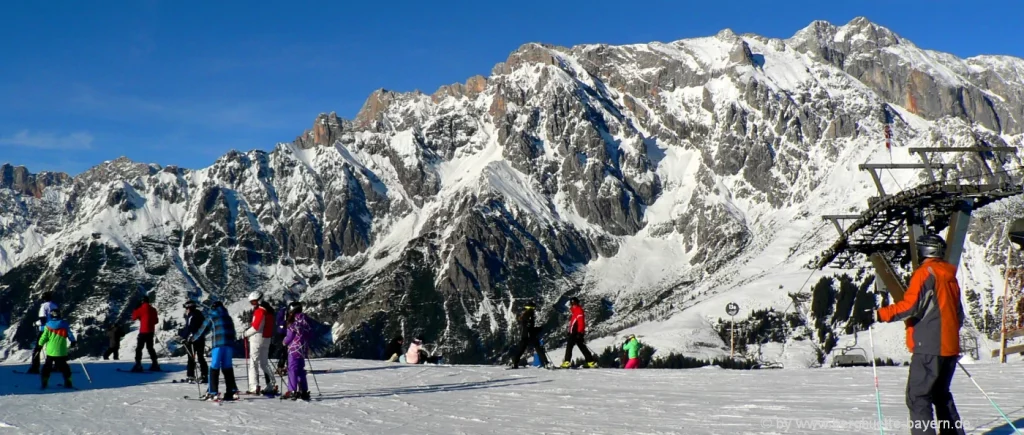 Mühlbach Dienten Skigebiet Maria Alm Bergstation Blick zum Hochkönig 