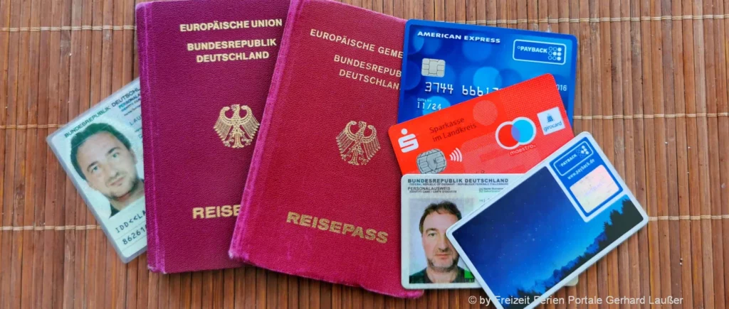 Packliste für Urlaubsreisen Checkliste Reisedokumente Kreditkarten Reisepass Personalausweis