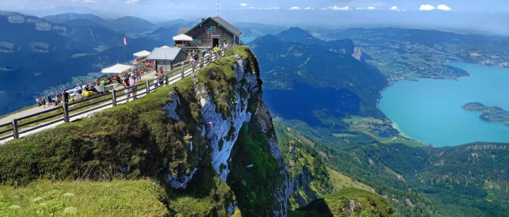 Aussichtspunkt Schafberg mit Schutzhütte und Ausflugslokal