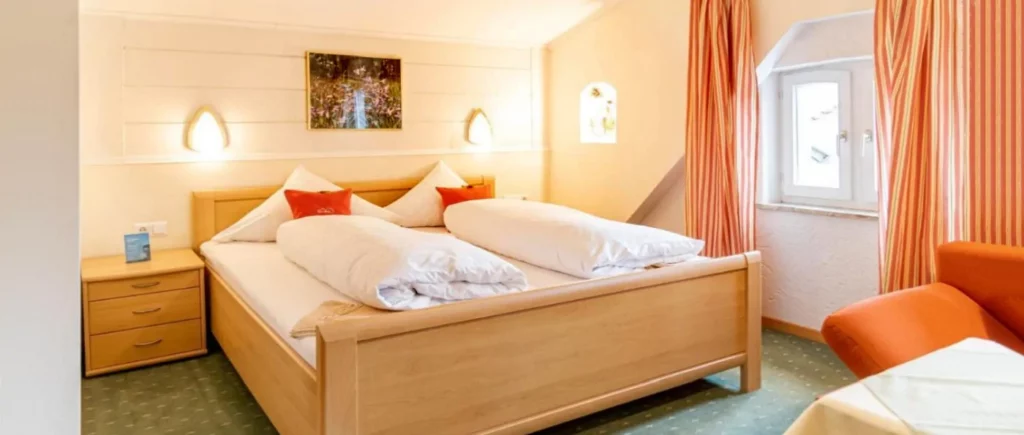 Pension direkt am See Bayerischer Wald Urlaub im Seehotel in Bayern