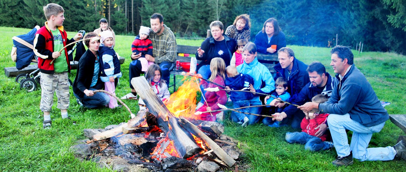 Gruppenurlaub am Bauernhof Bayerischer Wald mit Lagerfeuer Bayerischer Wald Urlaub auf dem Bauernhof mit Lagerfeuer