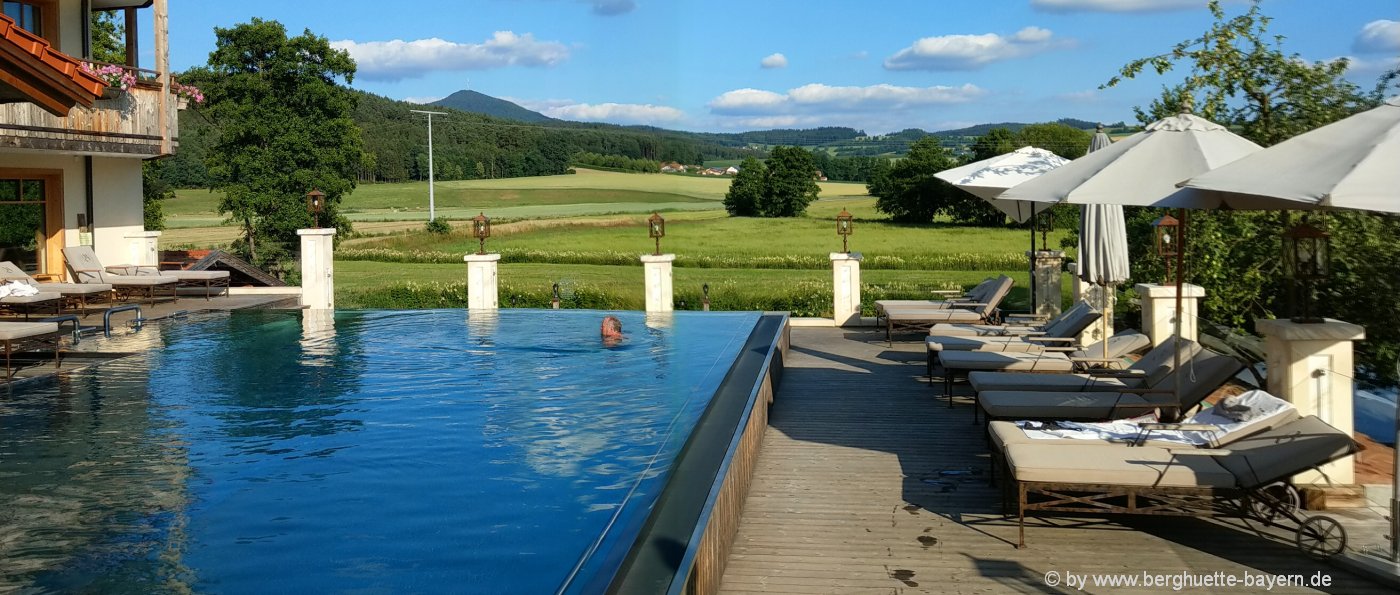 wellness-hotels-bayerischer-wald-aussenpool-bayern-infinity-pool
