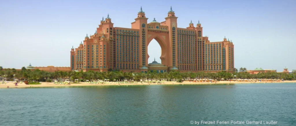 Wahrzeichen in Dubai Atlantis 5 Sterne Hotel mit Mietwagen Versicherung