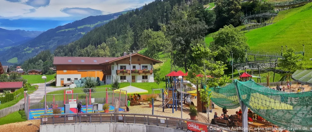 Freizeit Attraktionen in Zell am Ziller Alpenachterbahn Zillertal Arena